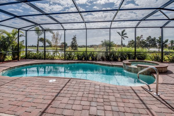 Cost of Pool Enclosure Cleaning in Saint Johns